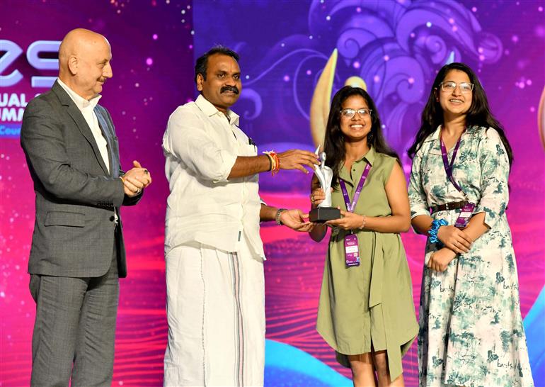 The Minister of State for Information and Broadcasting and Parliamentary Affairs, Dr. L. Murugan presented the creative awards during the WAVES at Mumbai, in Maharashtra on May 02, 2025.:Ministry of Information & Broadcasting