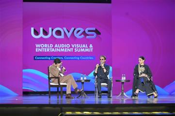 Actors Shah Rukh Khan and Deepika Padukone had an immersive interaction with filmmaker Karan Johar in a jam packed session named ‘The Journey: From Outsider to Ruler’ at Mumbai, in Maharashtra on May 01, 2025.:Ministry of Information & Broadcasting