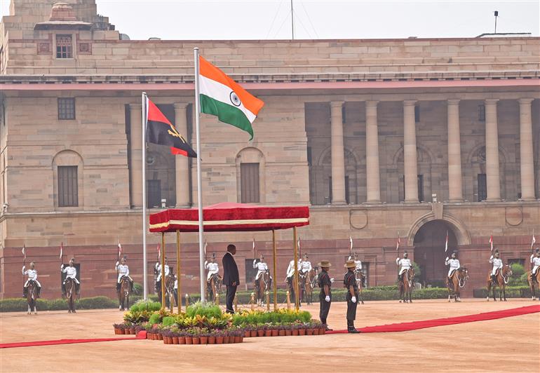 The President of the Republic of Angola, Mr. Joao Manuel Goncalves Lourenco accorded ceremonial reception at Rashtrapati Bhavan, in New Delhi on May 03, 2025.