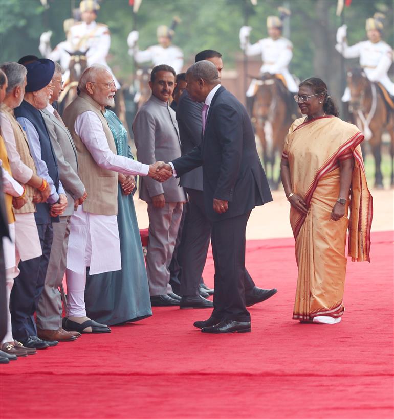 PM attends the Ceremonial Reception of the President of the Republic of Angola, Mr. Joao Manuel Goncalves Lourenco at Rashtrapati Bhavan, in New Delhi on May 03, 2025.