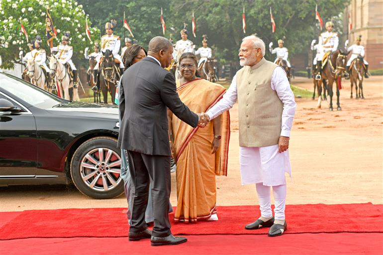 PM attends the Ceremonial Reception of the President of the Republic of Angola, Mr. Joao Manuel Goncalves Lourenco at Rashtrapati Bhavan, in New Delhi on May 03, 2025.