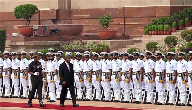 The President of India, Smt. Droupadi Murmu accorded a ceremonial welcome to the President of the Republic of Angola, Mr. Joao Manuel Goncalves Lourenco at Rashtrapati Bhavan, in New Delhi on May 03, 2025.