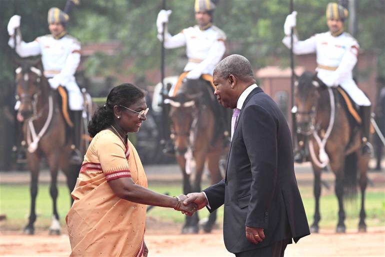 The President of India, Smt. Droupadi Murmu accorded a ceremonial welcome to the President of the Republic of Angola, Mr. Joao Manuel Goncalves Lourenco at Rashtrapati Bhavan, in New Delhi on May 03, 2025.