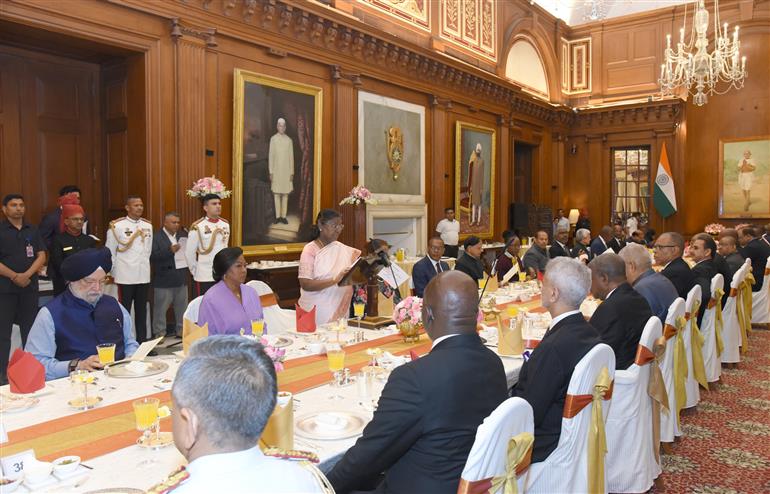 The President of India, Smt Droupadi Murmu hosted a banquet in honour of the President of the Republic of Angola, Mr. Joao Manuel Goncalves Lourenco at Rashtrapati Bhavan, in New Delhi on May 03, 2025.