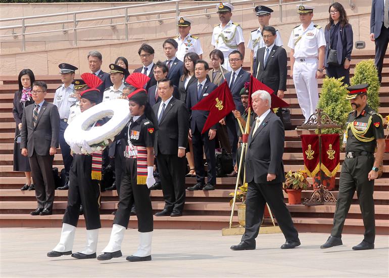 The Minister of Defense of Japan, Mr Gen Nakatani laying a wreath at the National War Memorial, in New Delhi on May 05, 2025.