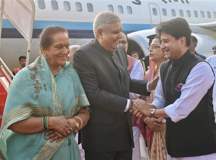 The Vice President of India, Shri Jagdeep Dhankhar and Dr. Sudesh Dhankhar being welcomed by Shri Mangubhai C. Patel, Governor of Madhya Pradesh, Shri Mohan Yadav, Chief Minister of Madhya Pradesh, Shri Shivraj Singh Chouhan, Union Minister of Agriculture and Farmers Welfare, Shri Jyotiraditya M. Scindia, Union Minister of Communications; and Minister of Development of North Eastern Region and other dignitaries on their arrival in Gwalior, Madhya Pradesh on May 4, 2025.