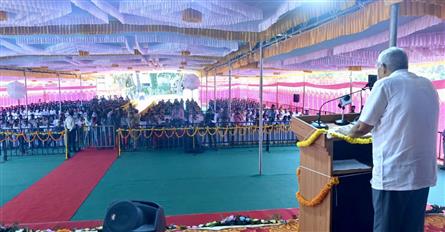 The Vice President of India, Shri Jagdeep Dhankhar the gathering at College of Forestry, Sirsi in Karnataka on May 5, 2025.