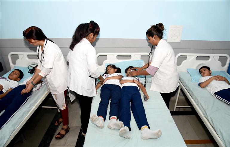 Glimpses of ‘MOCK DRILL’ in Vidya Bal Bhawan, Sr. Secondary School at Mayur Vihar Phase-3, in New Delhi on May 07, 2025.:Ministry of Information & Broadcasting