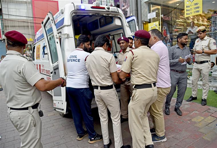 Glimpses of ‘MOCK DRILL’ in Central Market, Lajpat Nagar, New Delhi on May 07, 2025.:Ministry of Information & Broadcasting