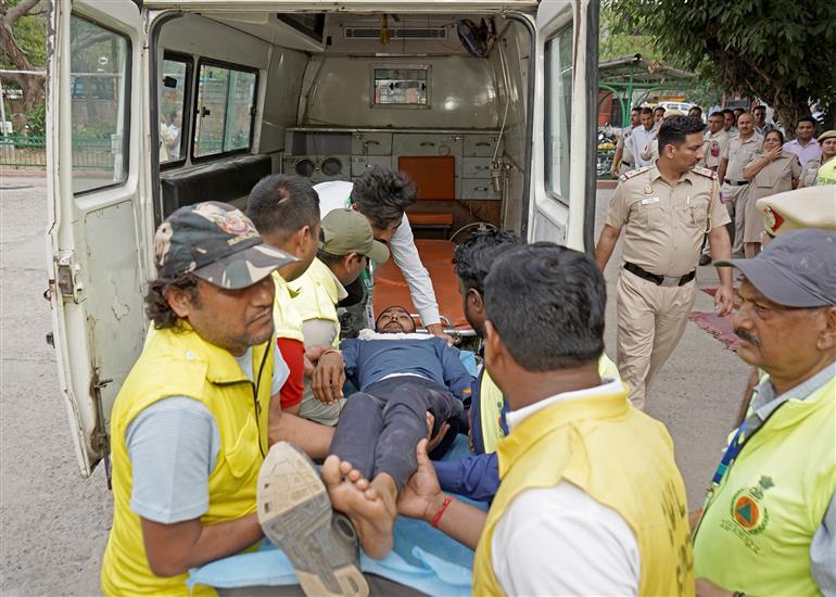 Glimpses of ‘Mock Drill’ at Jhilmil, in Delhi on May 07, 2025.:Ministry of Information & Broadcasting