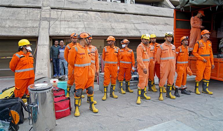 Glimpses of ‘MOCK DRILL’ at NDMC, Palika Kendra, Sansad Marg, in New Delhi on May 07, 2025.:Ministry of Information & Broadcasting
