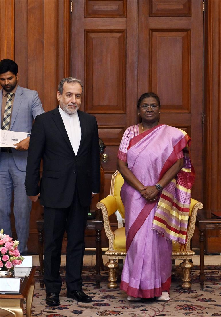 Dr. Abbas Araghchi, Minister of Foreign Affairs of the Islamic Republic of Iran calls on the President of India, Smt. Droupadi Murmu at Rashtrapati Bhavan, in New Delhi on May 08, 2025.