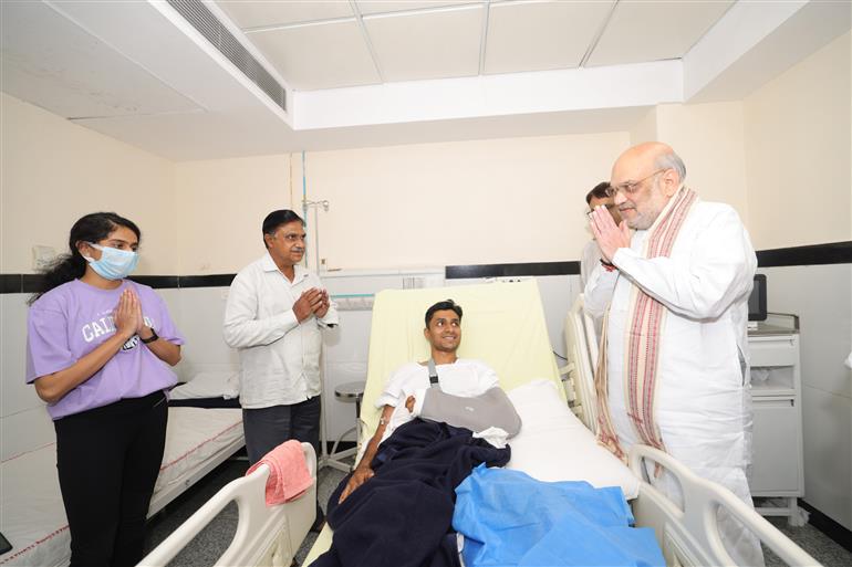 The Union Minister for Home Affairs and Cooperation, Shri Amit Shah visited the AIIMS trauma centre, Delhi and checked on the health of the security personnel injured in the 21 day long Anti-naxal Operation carried out in Karegutta Hills (KGH) across the Chhattisgarh and Telangana border, on May 15,2025.