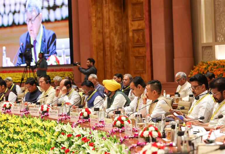 प्रधानमंत्री श्री नरेन्द्र मोदी 24 मई, 2025 को नई दिल्ली में नीति आयोग की 10वीं गवर्निंग काउंसिल की बैठक की अध्यक्षता करते हुए।