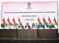 सर्वदलीय संसदीय प्रतिनिधिमंडल ने सिंगापुर के मीडिया के साथ बातचीत की और उन्हें अपनी यात्रा के उद्देश्य, सिंगापुर के वार्ताकारों के साथ बैठकों और ऑपरेशन सिंदूर के बाद आतंकवाद से लड़ने के भारत के संकल्प में नई सामान्य स्थिति के बारे में जानकारी दी।:Ministry of Information & Broadcasting
