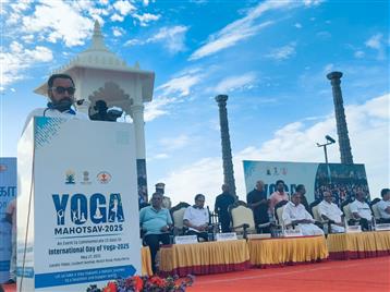 The Minister of State (Independent Charge) for Ayush and Health and Family Welfare, Shri Prataprao Jadhav addressing at the inauguration of 25-Day Countdown to International Day of Yoga 2025, in Puducherry on May 27, 2025.:AYUSH