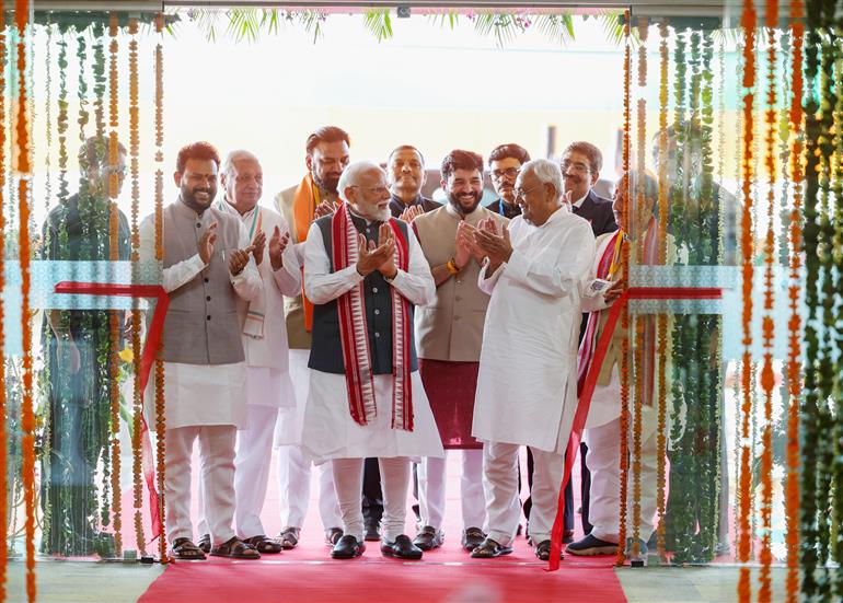PM inaugurates the new terminal building of Patna Airport, in Bihar on May 29, 2025. 