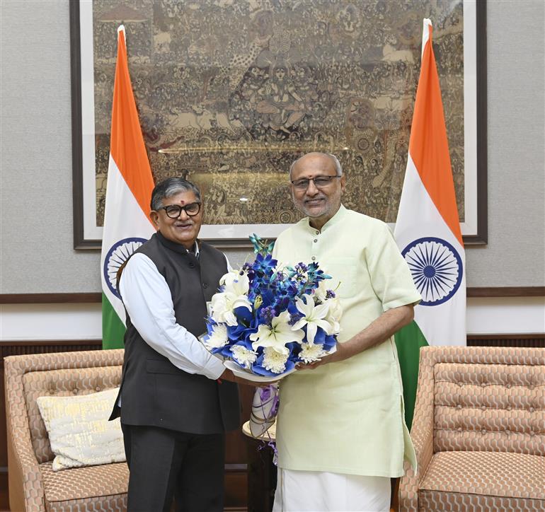 The Governor of Punjab and Administrator of Chandigarh, Shri Gulab Chand Kataria called on the Hon’ble Vice-President of India Shri C. P. Radhakrishnan at the Vice-President’s Enclave, in New Delhi on November 08, 2025.