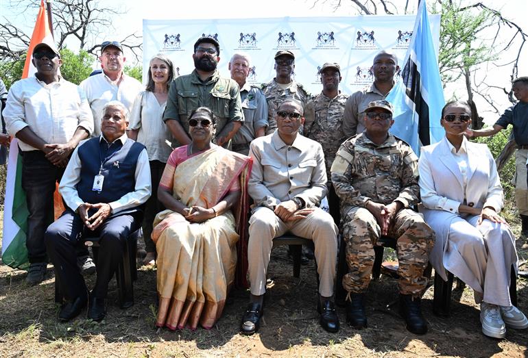 The President of India, Smt Droupadi Murmu and the President Duma Gideon Boko witnessed the release of captured cheetahs originating from Botswana’s Ghanzi region into the quarantine facility by experts from India and Botswana, in Botswana on November 13, 2025. The event symbolized Botswana’s gifting of eight cheetahs to India under the next phase of Project Cheetah.