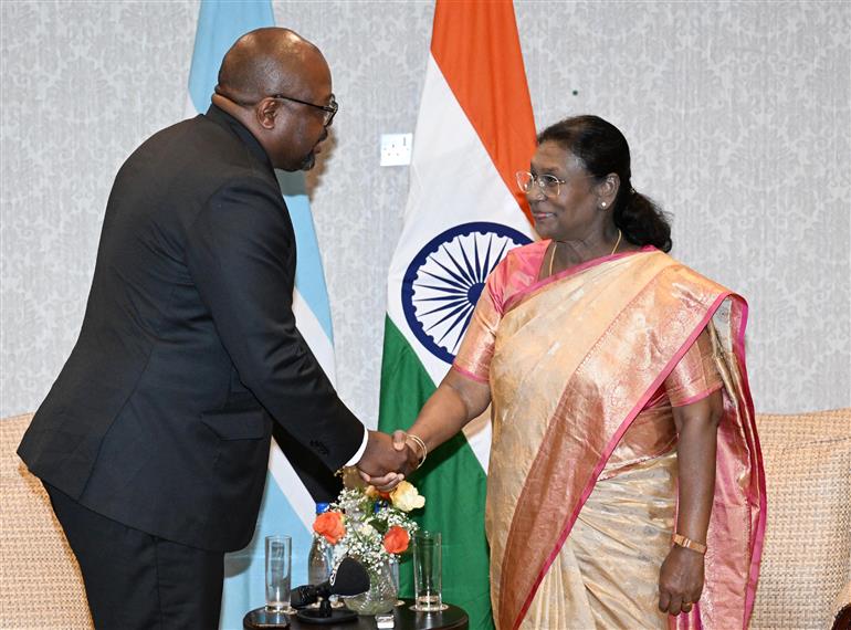 Dr. Phenyo Butale, Minister of International Relations of Botswana called on the President of India, Smt Droupadi Murmu at Gaborone, in Botswana on November 13, 2025.