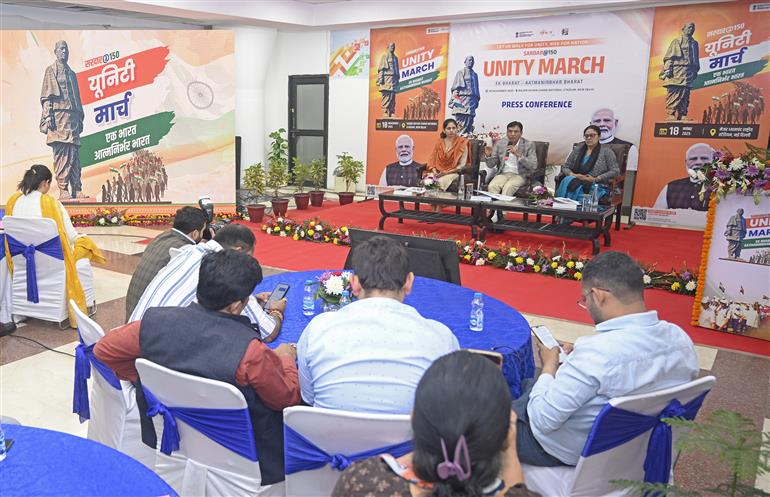 The Union Minister of Labour & Employment and Youth Affairs & Sports, Dr. Mansukh Mandaviya addressing a Press Conference on the National Padayatra which will be held as part of the Sardar@150 Unity March, an initiative by MY Bharat under the Ministry of Youth Affairs & Sports at Major Dhyan Chand National Stadium, in New Delhi on November 19, 2025.