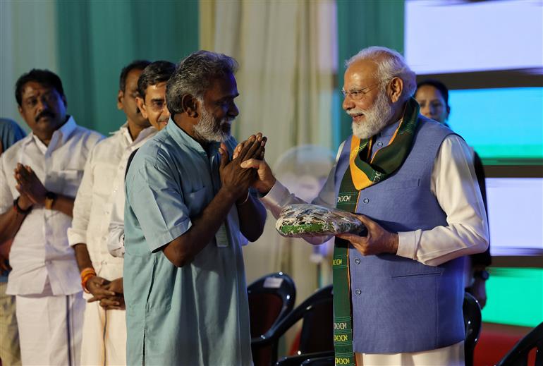 प्रधानमंत्री श्री नरेन्द्र मोदी 19 नवंबर, 2025 को तमिलनाडु के कोयंबटूर में दक्षिण भारत प्राकृतिक खेती शिखर सम्मेलन 2025 के उद्घाटन के अवसर पर उपस्थित हैं।