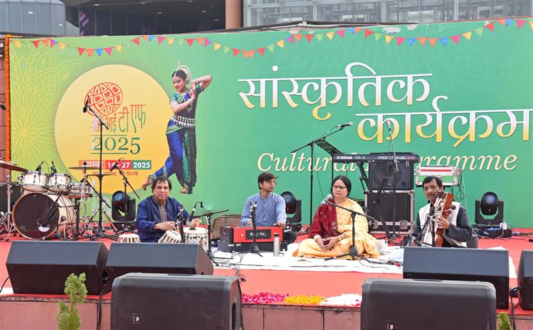 19 नवंबर, 2025 को नई दिल्ली स्थित भारत मंडपम में आयोजित 44वें भारतीय अंतर्राष्ट्रीय व्यापार मेले (आईआईटीएफ-2025) की झलकियां।