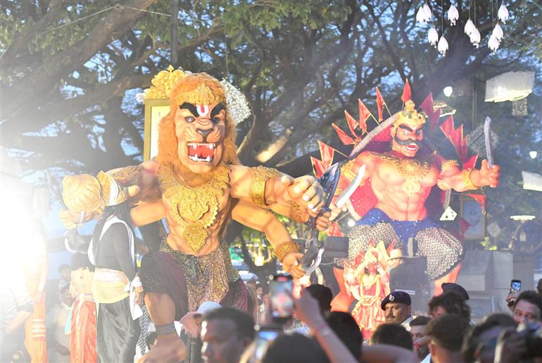 Glimpses of the Grand IFFI Parade 56th International Film Festival of India (IFFI) in Panaji, Goa on November 20, 2025. The Minister of State for Information & Broadcasting and Parliamentary Affairs, Dr. L. Murugan graced the event.