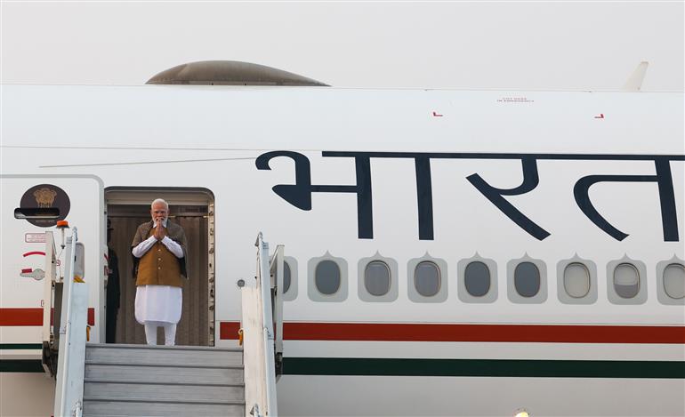 PM emplanes from New Delhi for Johannesburg (South Africa) to attend the G20 Summit on November 21, 2025.