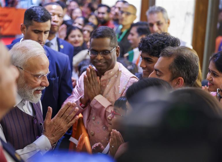 प्रधानमंत्री श्री नरेन्द्र मोदी का 21 नवंबर, 2025 को दक्षिण अफ्रीका के जोहान्सबर्ग स्थित होटल में भारतीय समुदाय ने उत्साह के साथ स्वागत किया।