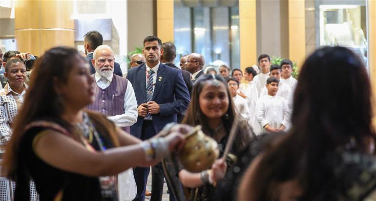 प्रधानमंत्री श्री नरेन्द्र मोदी का 21 नवंबर, 2025 को दक्षिण अफ्रीका के जोहान्सबर्ग स्थित होटल में भारतीय समुदाय ने उत्साह के साथ स्वागत किया।