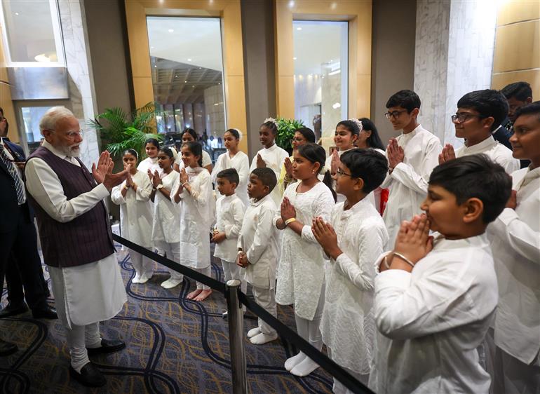 प्रधानमंत्री श्री नरेन्द्र मोदी का 21 नवंबर, 2025 को दक्षिण अफ्रीका के जोहान्सबर्ग स्थित होटल में भारतीय समुदाय ने उत्साह के साथ स्वागत किया।