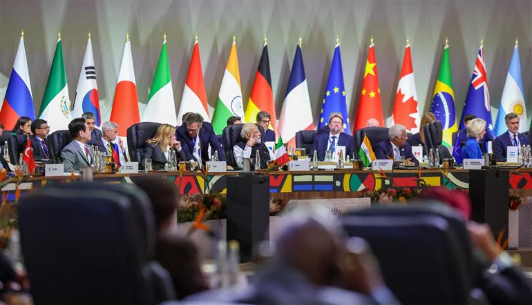 प्रधानमंत्री श्री नरेन्द्र मोदी 22 नवंबर, 2025 को दक्षिण अफ्रीका के जोहान्सबर्ग में जी-20 लीडर्स समिट के पहले सत्र को संबोधित करते हुए।