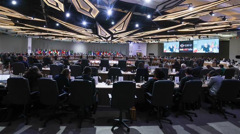 प्रधानमंत्री श्री नरेन्द्र मोदी 22 नवंबर, 2025 को दक्षिण अफ्रीका के जोहान्सबर्ग में जी-20 लीडर्स समिट के पहले सत्र को संबोधित करते हुए।
