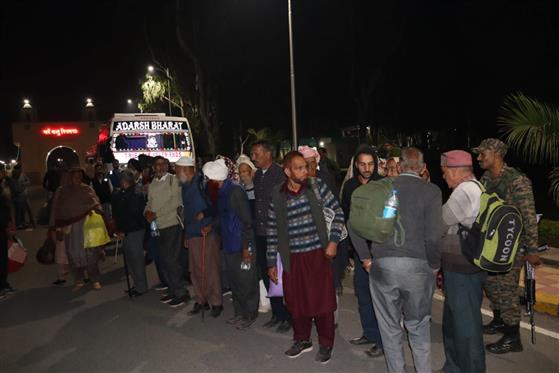 22 नवंबर, 2025 को जम्मू-कश्मीर के उधमपुर स्थित उत्तरी कमान के कमांड हॉस्पिटल ने अपनी तरह का पहला एडवांस्ड सर्जिकल आई कैंप ‘ऑप दृष्टि’ आयोजित किया।