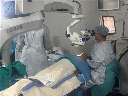 22 नवंबर, 2025 को जम्मू-कश्मीर के उधमपुर स्थित उत्तरी कमान के कमांड हॉस्पिटल ने अपनी तरह का पहला एडवांस्ड सर्जिकल आई कैंप ‘ऑप दृष्टि’ आयोजित किया।