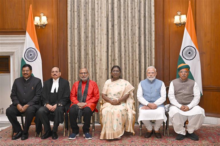 The President of India, Smt. Droupadi Murmu in a group photograph during the oath taking ceremony of the Chief Justice of India Shri Justice Surya Kant at Rashtrapati Bhavan, in New Delhi on November 24, 2025.