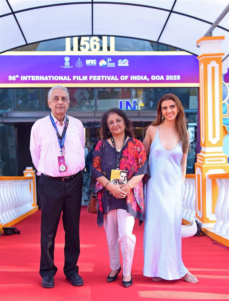 24 नवंबर, 2025 को गोवा में 56वें भारतीय अंतर्राष्ट्रीय फिल्म महोत्सव में रेड कार्पेट पर फिल्म “सी आई डी" की कास्ट की झलकियां।