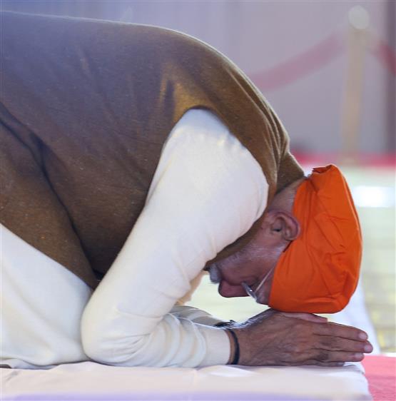 PM pays Tribute on the 350th Shaheedi Diwas of Sri Guru Teg Bahadur ji, at Kurukshetra, in Haryana on November 25, 2025.