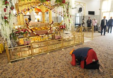 The Vice-President of India, Shri C. P. Radhakrishnan visited Gurdwara Rakab Ganj Sahib and paid his solemn respects to Sri Guru Tegh Bahadur Ji on the occassion of his 350th Martyrdom Anniversary, in New Delhi on November 24, 2025.