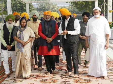 The Vice-President of India, Shri C. P. Radhakrishnan visited Gurdwara Rakab Ganj Sahib and paid his solemn respects to Sri Guru Tegh Bahadur Ji on the occassion of his 350th Martyrdom Anniversary, in New Delhi on November 24, 2025.