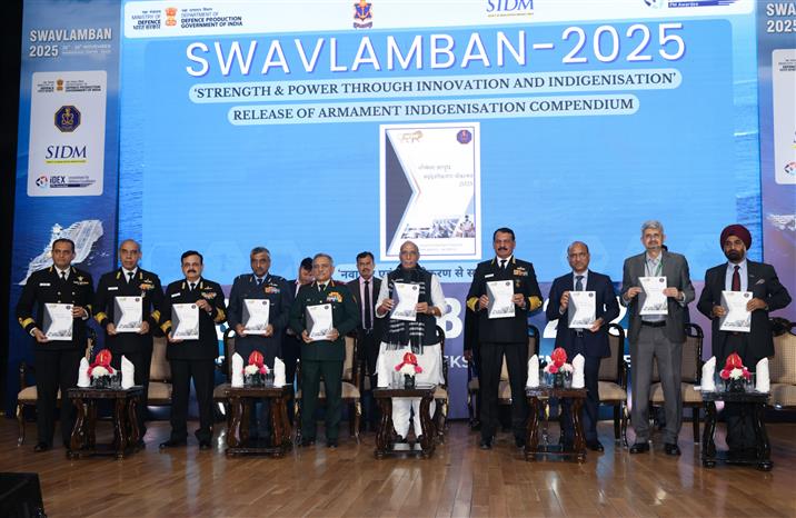 केंद्रीय रक्षा मंत्री श्री राजनाथ सिंह 25 नवंबर, 2025 को नई दिल्ली में भारतीय नौसेना के स्वावलंबन सेमिनार के चौथे संस्करण में भाग लेते हुए।