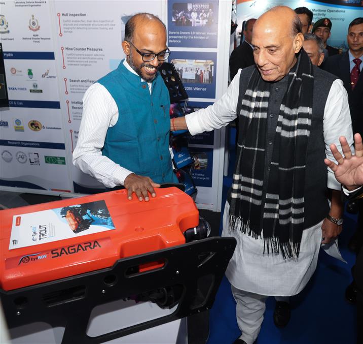 केंद्रीय रक्षा मंत्री श्री राजनाथ सिंह 25 नवंबर, 2025 को नई दिल्ली में भारतीय नौसेना के स्वावलंबन सेमिनार के चौथे संस्करण में भाग लेते हुए।