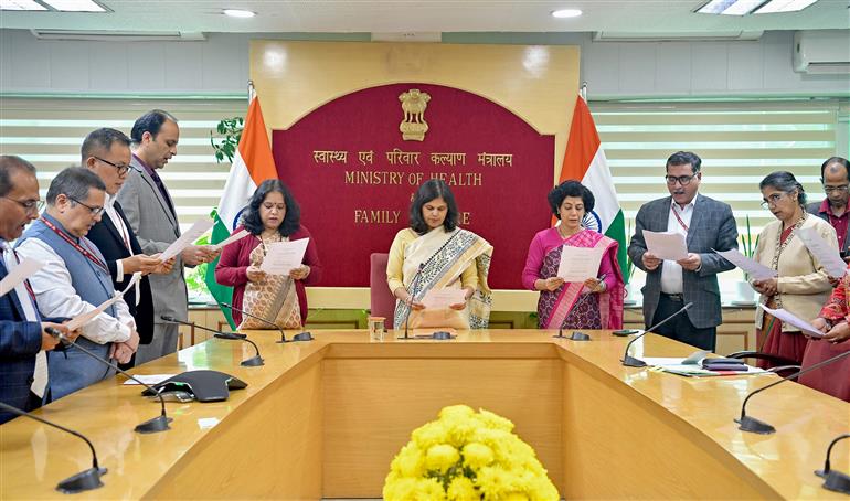 The Secretary, Department of Health & Family Welfare, Ms. Punya Salila Srivastava administering the Constitution Day pledge to all officers and staff, in New Delhi on November 26, 2025.