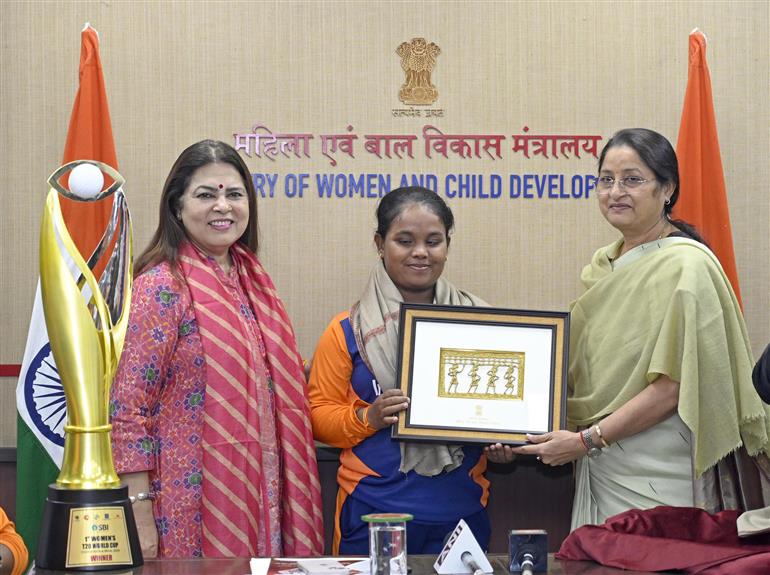 The Union Minister of Women & Child Development, Smt. Annpurna Devi felicitates Indian Women’s Cricket Team for the Blind at Shastri Bhawan, in New Delhi on November 26, 2025.