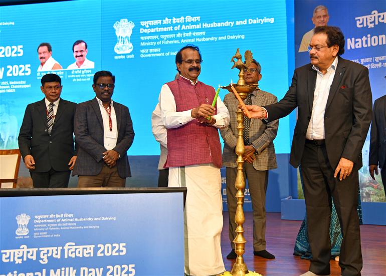 The Minister of State for Fisheries, Animal Husbandry & Dairying and Panchayati Raj, Prof. S.P. Singh Baghel and the Minister of State for Minority Affairs and Fisheries, Animal Husbandry & Dairying, Shri George Kurian jointly lighting the lamp during the celebrations of ‘National Milk Day 2025’ held at Sushma Swaraj Bhawan, in New Delhi on November 26, 2025.