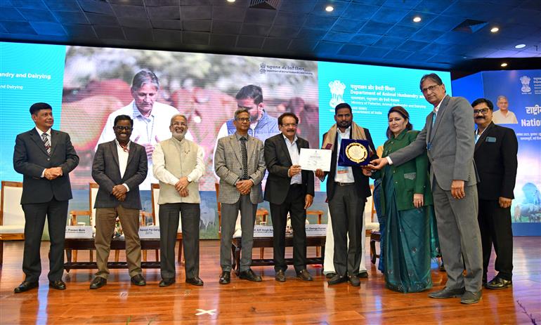 The Minister of State for Fisheries, Animal Husbandry & Dairying and Panchayati Raj, Prof. S.P. Singh Baghel attends the celebrations of ‘National Milk Day 2025’ along with the Minister of State for Minority Affairs and Fisheries, Animal Husbandry & Dairying, Shri George Kurian held at Sushma Swaraj Bhawan, in New Delhi on November 26, 2025.
