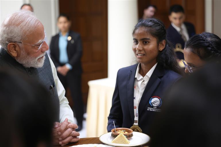प्रधानमंत्री श्री नरेन्द्र मोदी ने 27 नवंबर 2025 को नई दिल्ली में टी-20 वर्ल्ड कप जीतने वाली ब्लाइंड महिला क्रिकेट टीम के लिए हाई टी पार्टी होस्ट की।