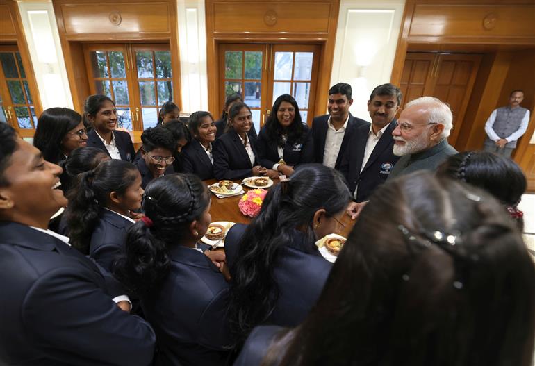 प्रधानमंत्री श्री नरेन्द्र मोदी ने 27 नवंबर 2025 को नई दिल्ली में टी-20 वर्ल्ड कप जीतने वाली ब्लाइंड महिला क्रिकेट टीम के लिए हाई टी पार्टी होस्ट की।
