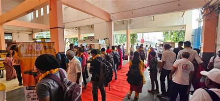 तमिलनाडु से छात्रों का पहला दल काशी के लिए 29 नवंबर, 2025 को रवाना हुआ जिससे भाषा, संस्कृति और साझी विरासत का सेतु सुदृढ़ होगा। वाराणसी में, गंगा के तट पर काशी पूरे उत्साह और सम्मान के साथ उनका स्वागत करती है।